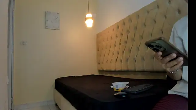 Naomis 35 online show from February 10, 7:50 pm