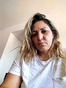 Lunita86 online show from February 14, 2:30 pm