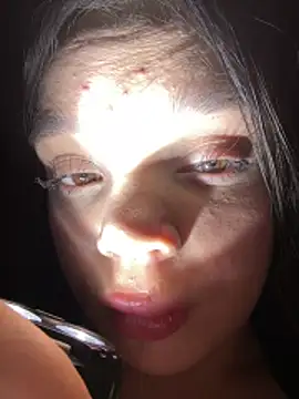 Tiffanysavelin online show from December 3, 3:14 pm