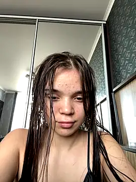 Tiffanysavelin online show from September 19, 11:20 am