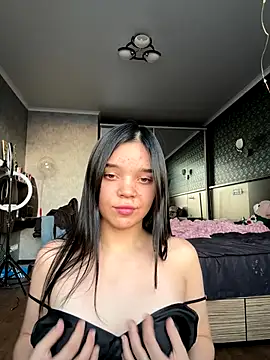 Tiffanysavelin online show from September 23, 3:21 pm