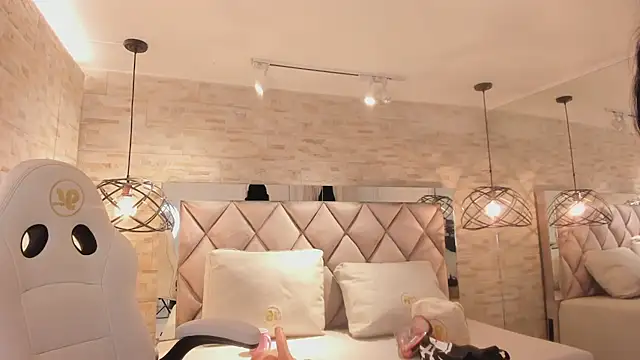 grace daviss online show from March 21, 10:09 am