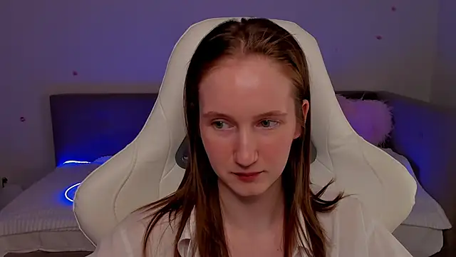 CrystalSoul  online show from November 28, 6:05 am