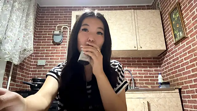 EmmaLeexth online show from October 29, 3:04 pm