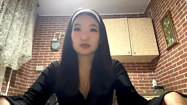 EmmaLeexth online show from November 11, 2:25 pm