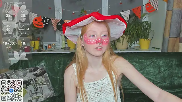 Snapshot of RitaSweety18 chatting on October 31, 7:18 pm RitaSweety18 online show from October 31, 7:18 pm