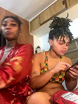 QUEENCALIMOD online show from February 28, 3:28 am