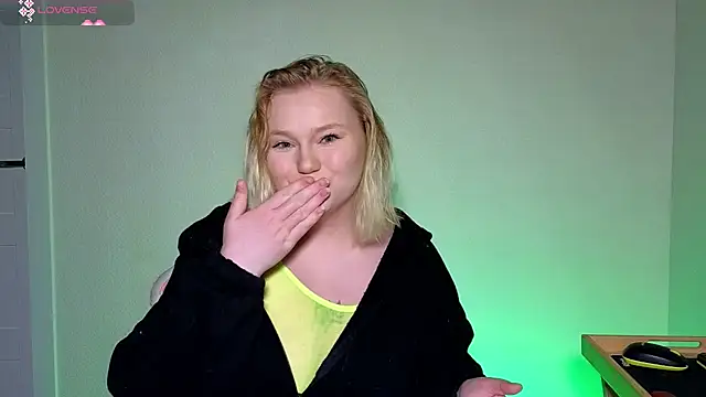 lame cat online show from September 19, 1:04 am