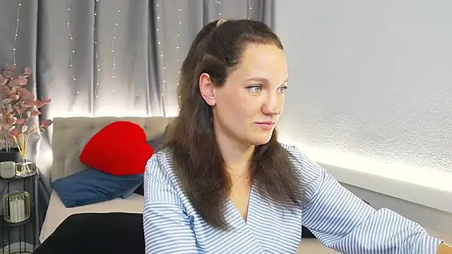 IvetaRayy online show from September 28, 12:32 pm