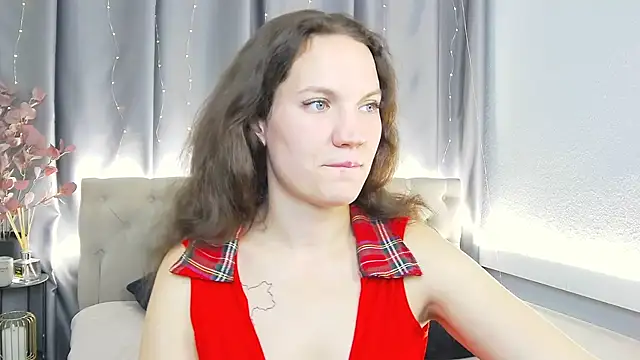 IvetaRayy online show from October 8, 2:32 pm
