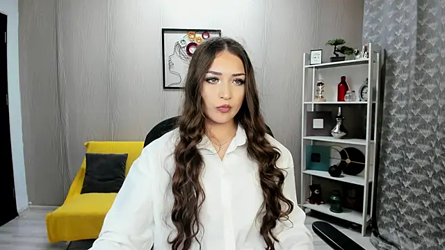 EllaClarke online show from June 13, 9:51 am