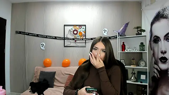 Snapshot of EllaClarke chatting on October 30, 1:12 pm EllaClarke online show from October 30, 1:12 pm