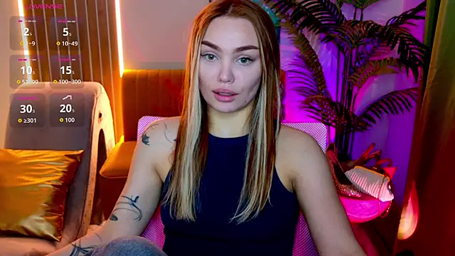 KitsyMoore online show from February 1, 1:21 pm