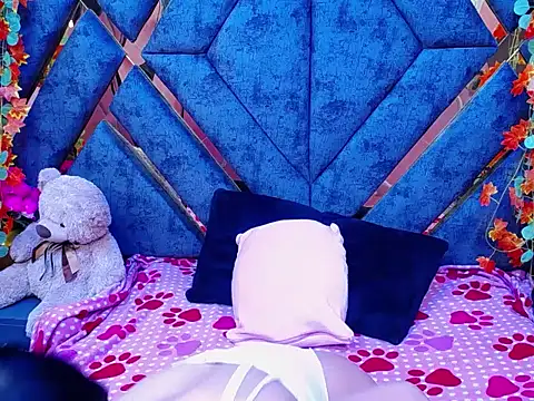 burbuja pink  online show from December 19, 4:27 am