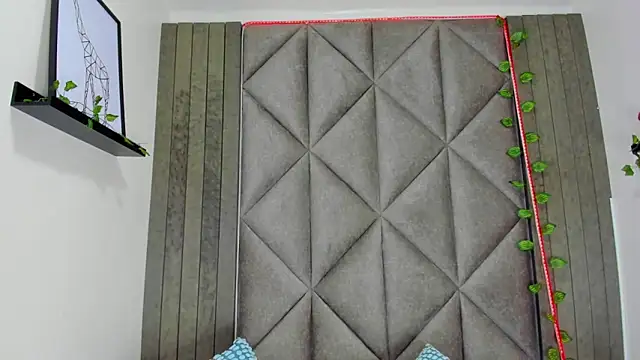 MyApril   online show from January 7, 6:00 pm