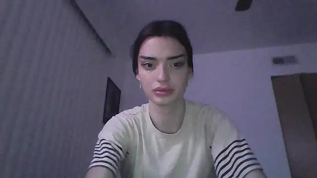 Snapshot of Luna_Samosienko chatting on October 4, 10:32 am Luna Samosienko online show from October 4, 10:32 am