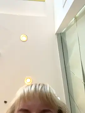 RonnieKiss online show from November 14, 4:01 am