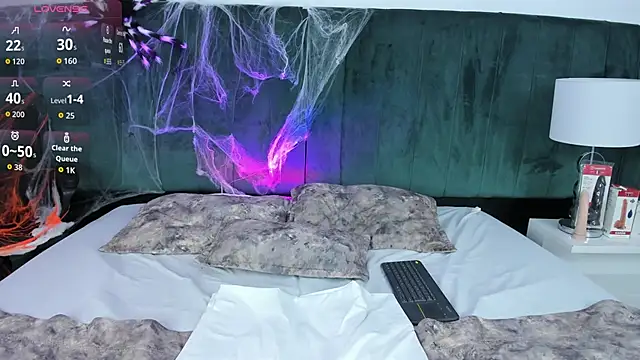 VanessaParis   online show from October 27, 8:47 pm