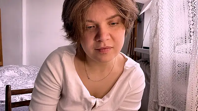 Snapshot of SabrinaFolts chatting on October 5, 9:36 am SabrinaFolts online show from October 5, 9:36 am