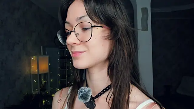 ReneeLippeatt online show from February 4, 7:39 pm