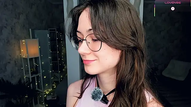 ReneeLippeatt online show from February 27, 8:41 pm