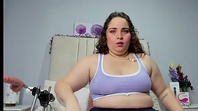 AmandaaWats online show from November 28, 8:23 pm