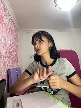 xoxo milk online show from February 7, 10:13 pm