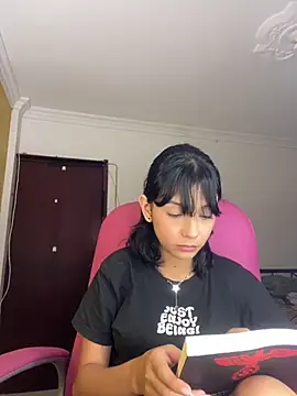 xoxo milk online show from December 4, 5:24 pm