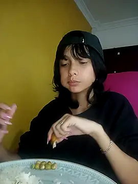 xoxo milk online show from October 14, 7:05 pm