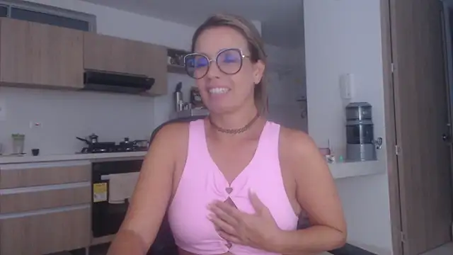 LovePaula online show from November 23, 10:44 pm