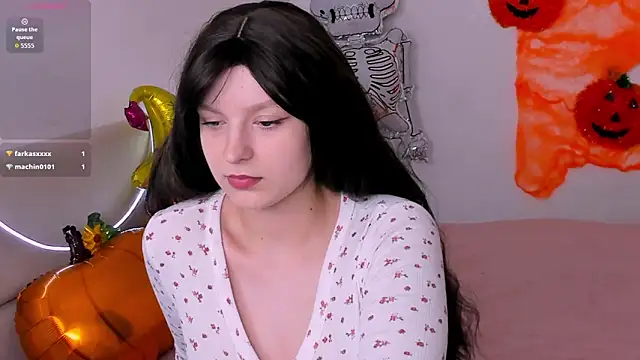 AishaAysitt online show from October 21, 9:35 am