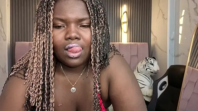 Snapshot of Soffia_b chatting on October 21, 3:10 am Soffia b online show from October 21, 3:10 am