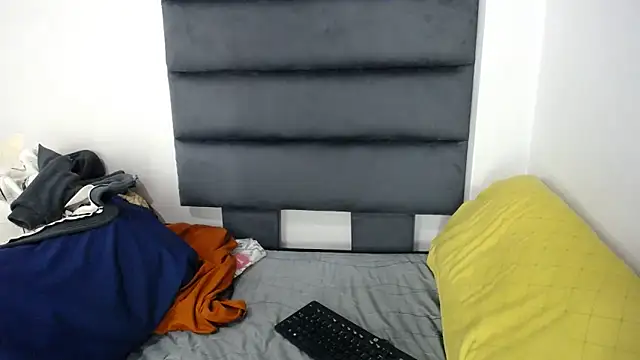 Juiceybileh online show from November 17, 12:11 am