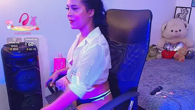 Natty Reyes online show from October 25, 7:54 pm