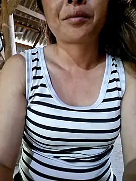xuxulovezz online show from June 25, 9:13 am