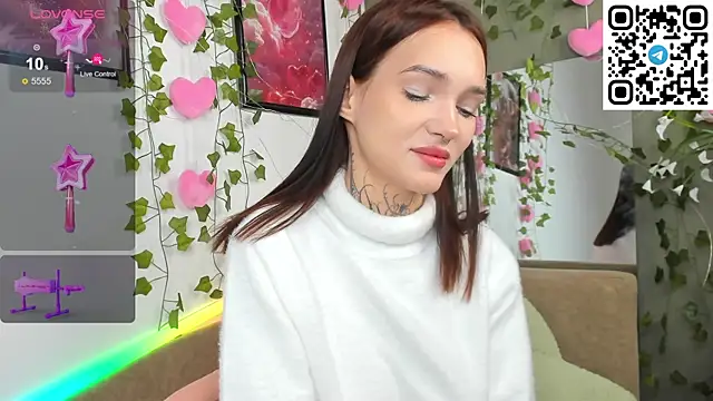 Selena Lune online show from October 8, 12:59 am