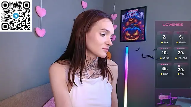 Selena Lune online show from November 1, 3:10 am