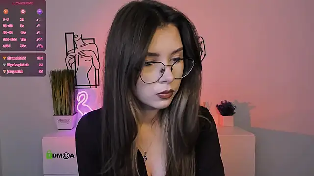 lola swon online show from October 17, 12:14 am