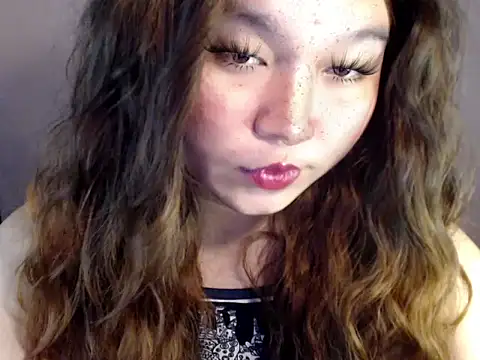 Eyes-on-me online show from November 7, 9:15 am