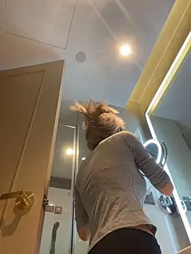 miumiu-66 online show from February 12, 8:27 am