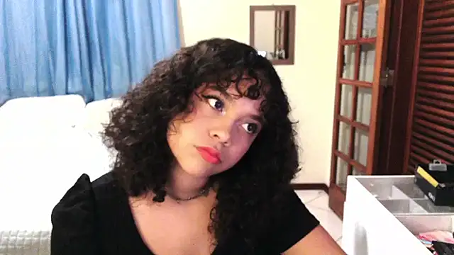 sweetamy326 online show from February 22, 10:32 pm