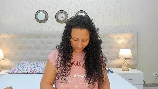 VaniaRose online show from November 27, 1:47 pm