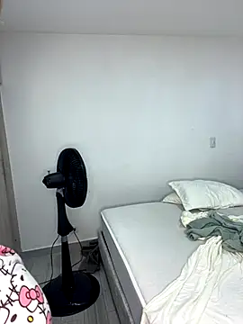 Snapshot of Gaby_002 chatting on September 24, 2:32 am Gaby 002 online show from September 24, 2:32 am