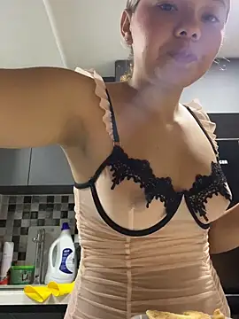 Snapshot of Gaby_002 chatting on October 20, 11:41 pm Gaby 002 online show from October 20, 11:41 pm