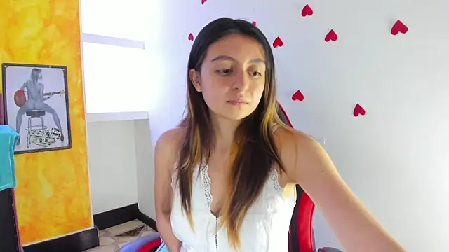 lala clark online show from February 16, 8:30 pm