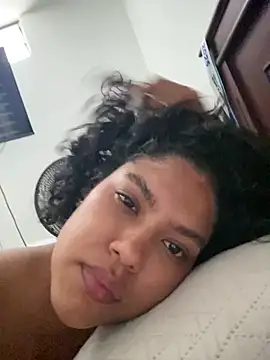 miiabrown18 online show from February 22, 7:48 pm