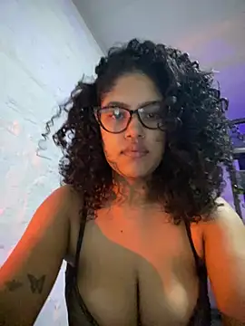 miiabrown18 online show from June 6, 9:37 am