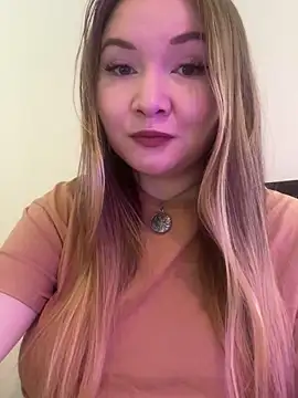 Amalie Smith online show from May 23, 8:34 am