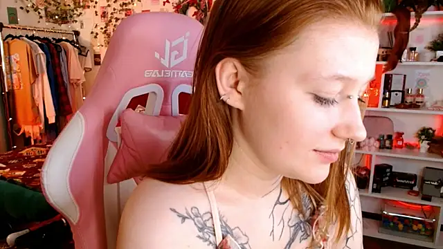 Ayla Hicks online show from January 8, 7:29 pm