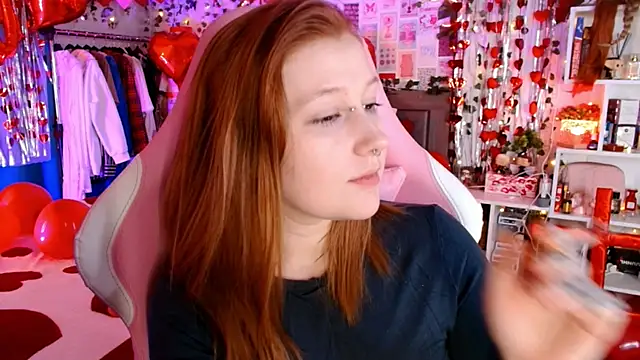 Ayla Hicks online show from February 9, 7:10 am